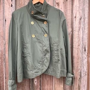 Michael Kors XL in good condition. Perfect for the weather